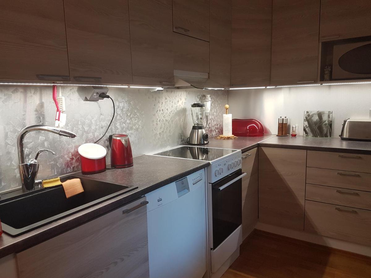 Koti Pyhaejaerven Rannalla Tampereella Exterior foto